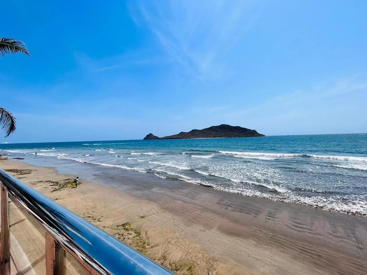 A Pie De Playa Con Vista Al Mar By G P S Rentas Lejlighed Mazatlán