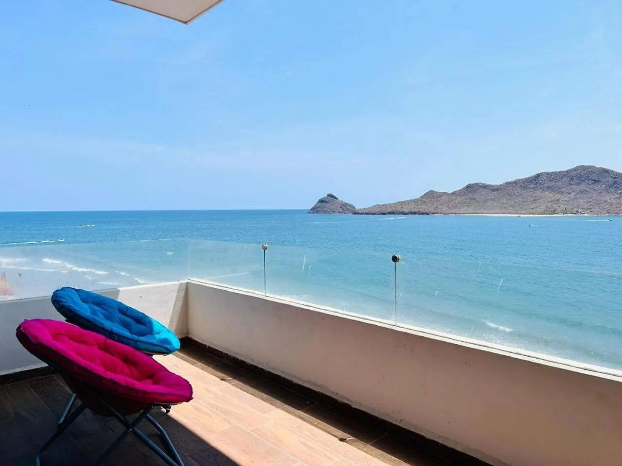 A Pie De Playa Con Vista Al Mar By G P S Rentas Lejlighed Mazatlán