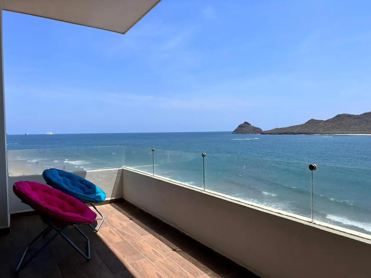 A Pie De Playa Con Vista Al Mar By G P S Rentas Lejlighed Mazatlán
